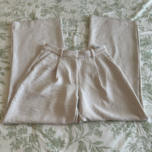 Curve Love A&F Sloane Tailored Wide Leg Pant | Light Taupe - Picture 1 of 5